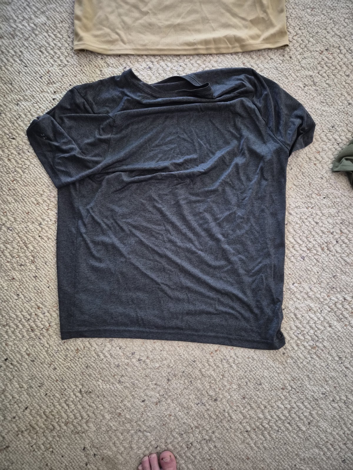 Men’s Lot Of 4 T – Shirts Size Large