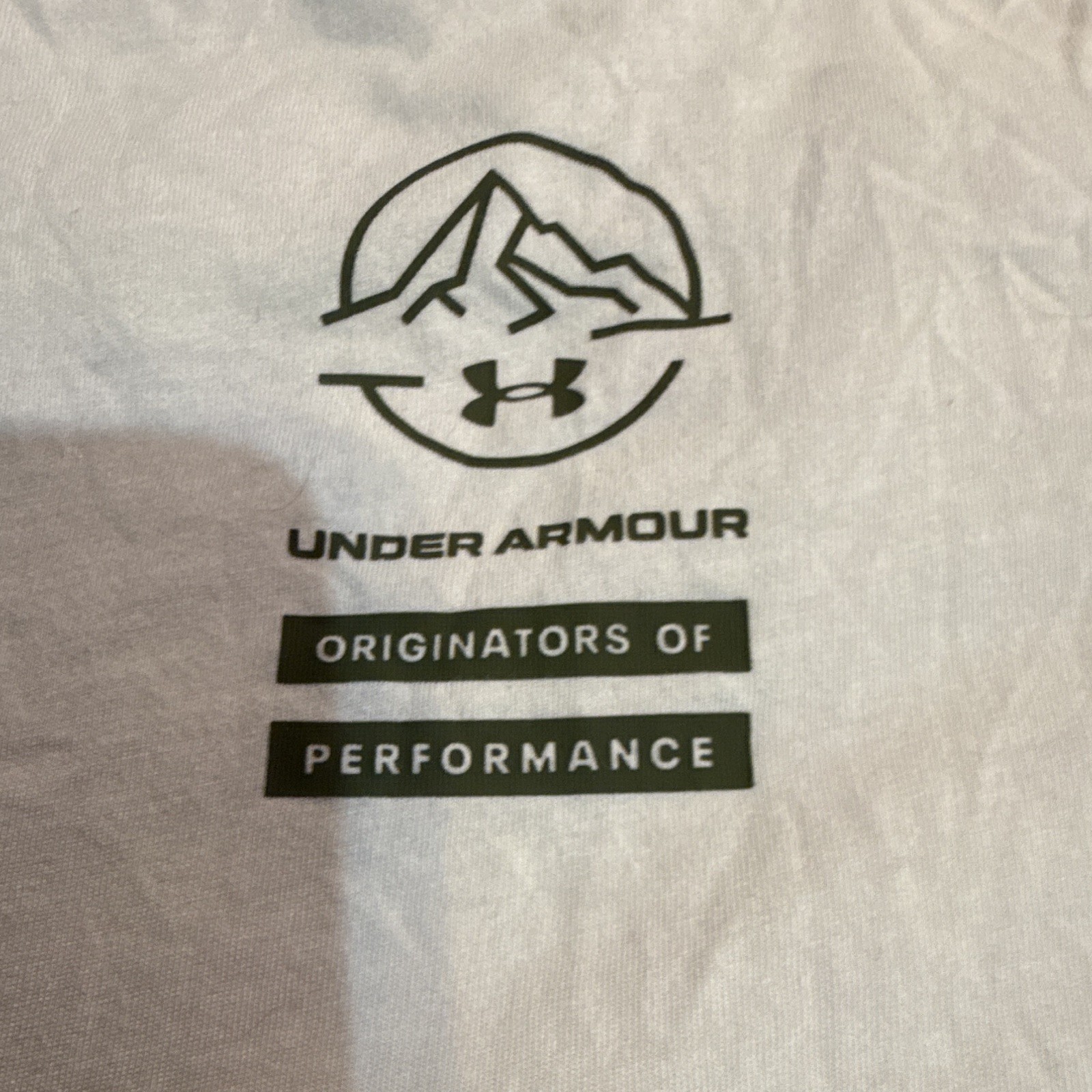 Under Armour White Graphic Camo Logo Tee Crew Neck Short Sleeve Men’s L Loose
