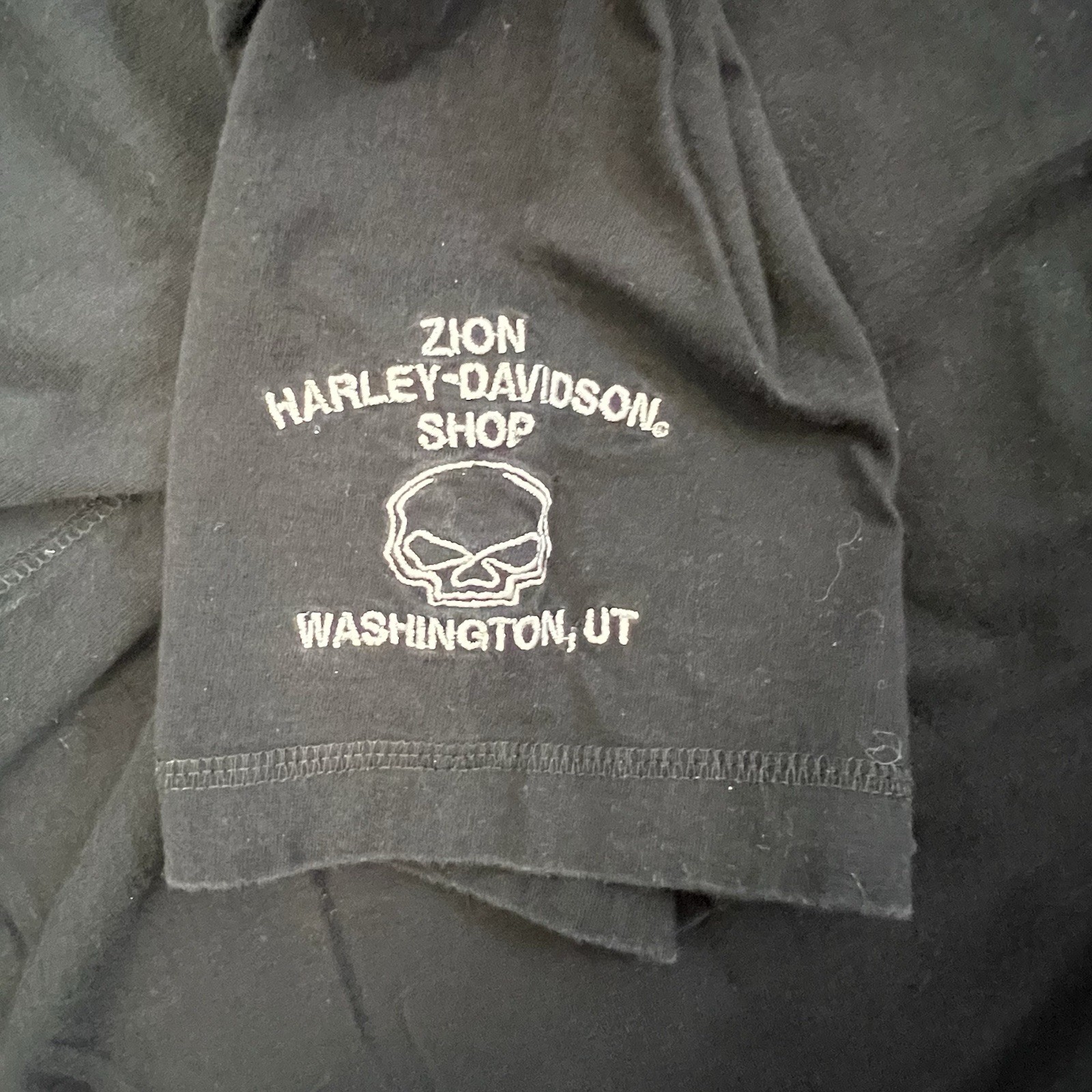 Harley-Davidson Men’s Medium Black Skull Graphic T-Shirt Embroidered Logo