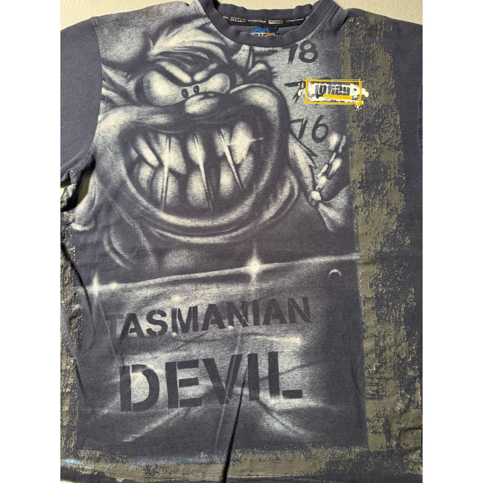 Lot 29 Tasmanian Devil T-Shirt Looney Toons Y2K VTG Size 2XL