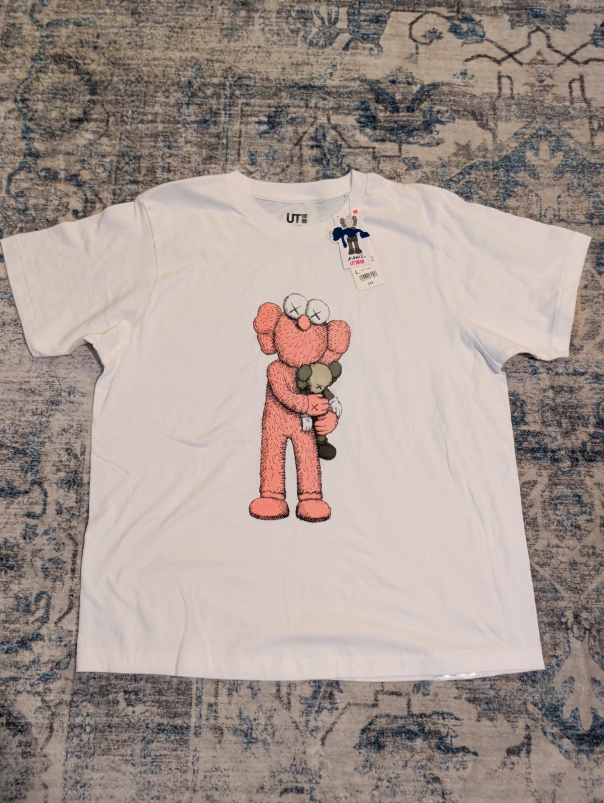 Kaws x Uniqlo UT Collaboration T Shirt Pink BFF Limited Edition Mens Size Large