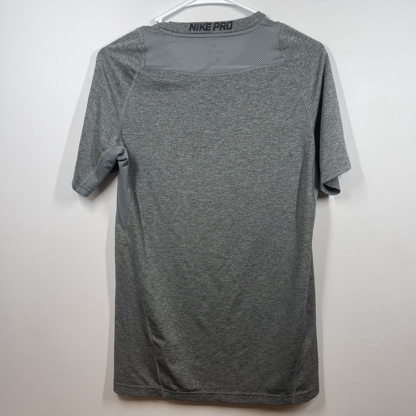 Nike Pro T Shirt Mens S Gray Fitted Center Swoosh Dri Fit Training Gym Sports