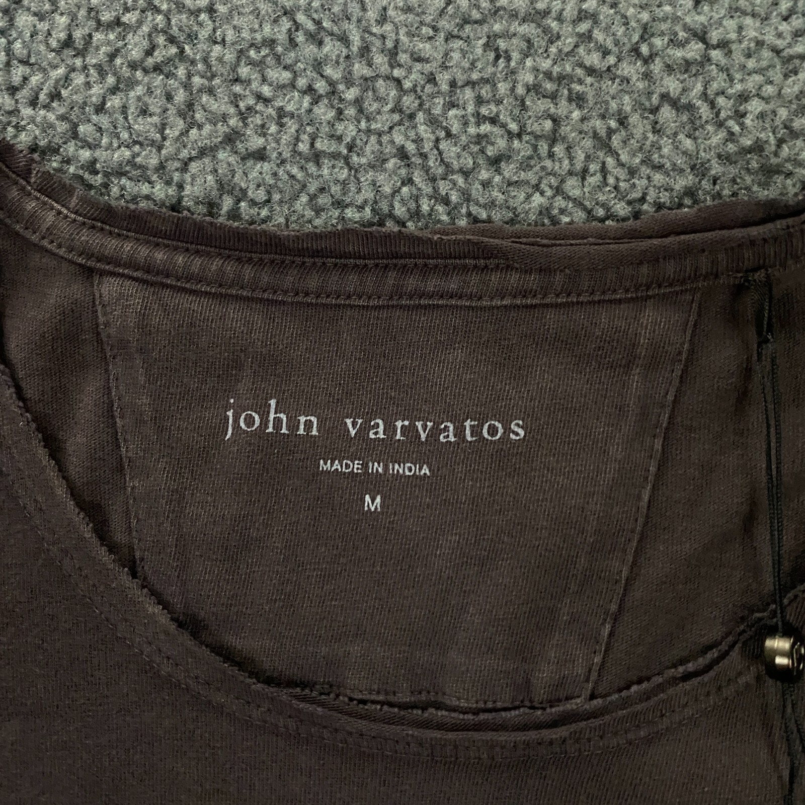 $168 John Varvatos Beaded Skull Raw Edge T-Shirt Mens Medium Oxblood Cotton Tee