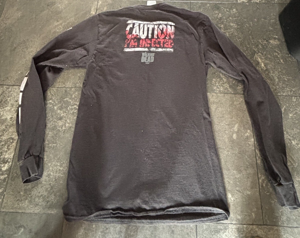Walking Dead Long Sleeve Graphic Tshirt Men’s Small “infected” AMC
