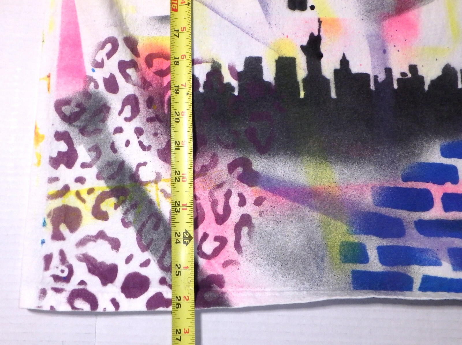 Unique Graff Lab Studio Graffiti Dance City Themed T-Shirt Medium Haynes Cotton