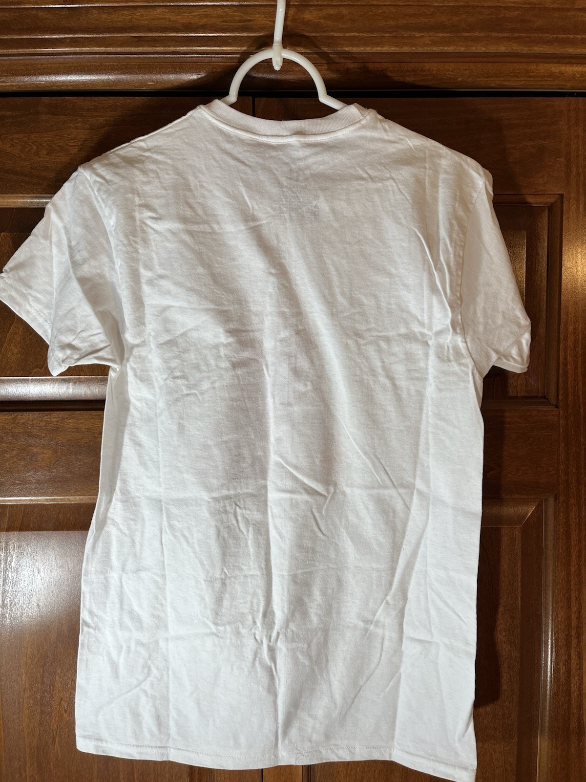 Thrive Native T-Shirt Size S Nice Emblem NWOT