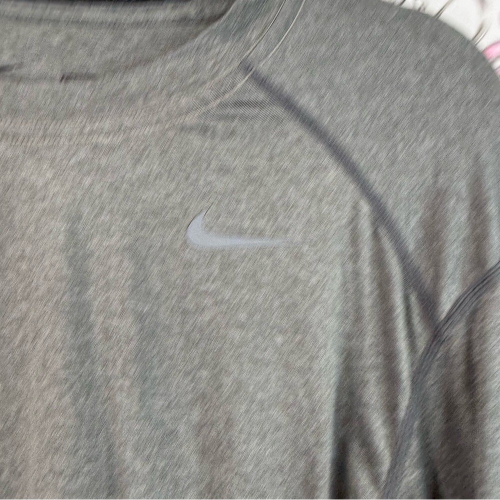 Nike long sleeve shirt dri fit grey silver Pro Combat Men’s Long Sleeve Gray Tee