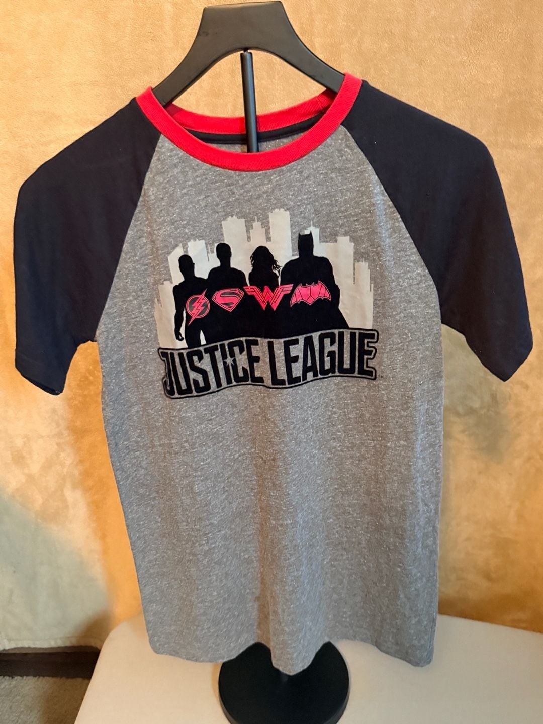 Justice League Raglan T-Shirt Gray Black Red Size XL