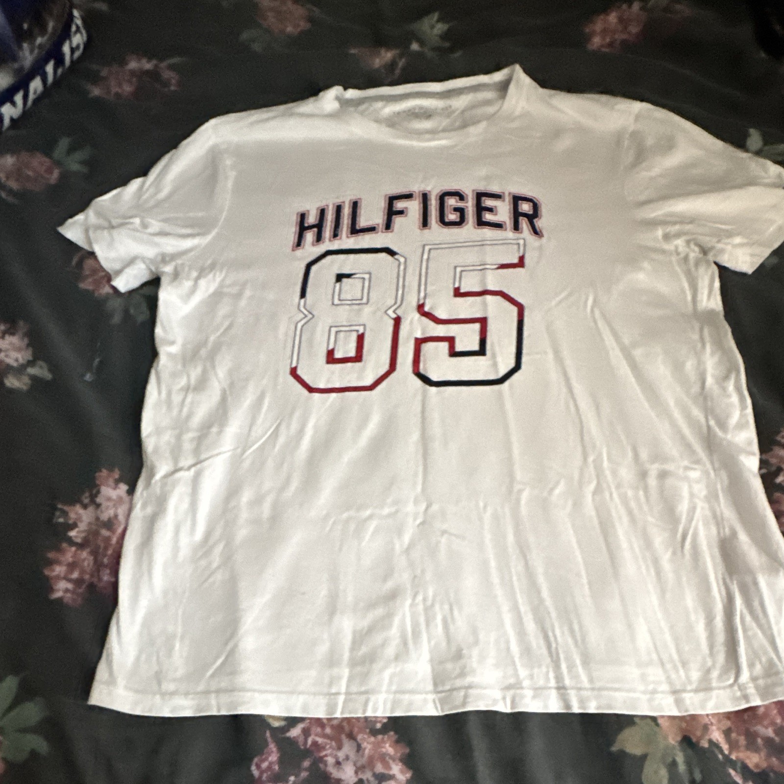 Tommy Hilfiger Men’s White Hilfiger 85 Logo Graphic Crew Neck T-Shirt L