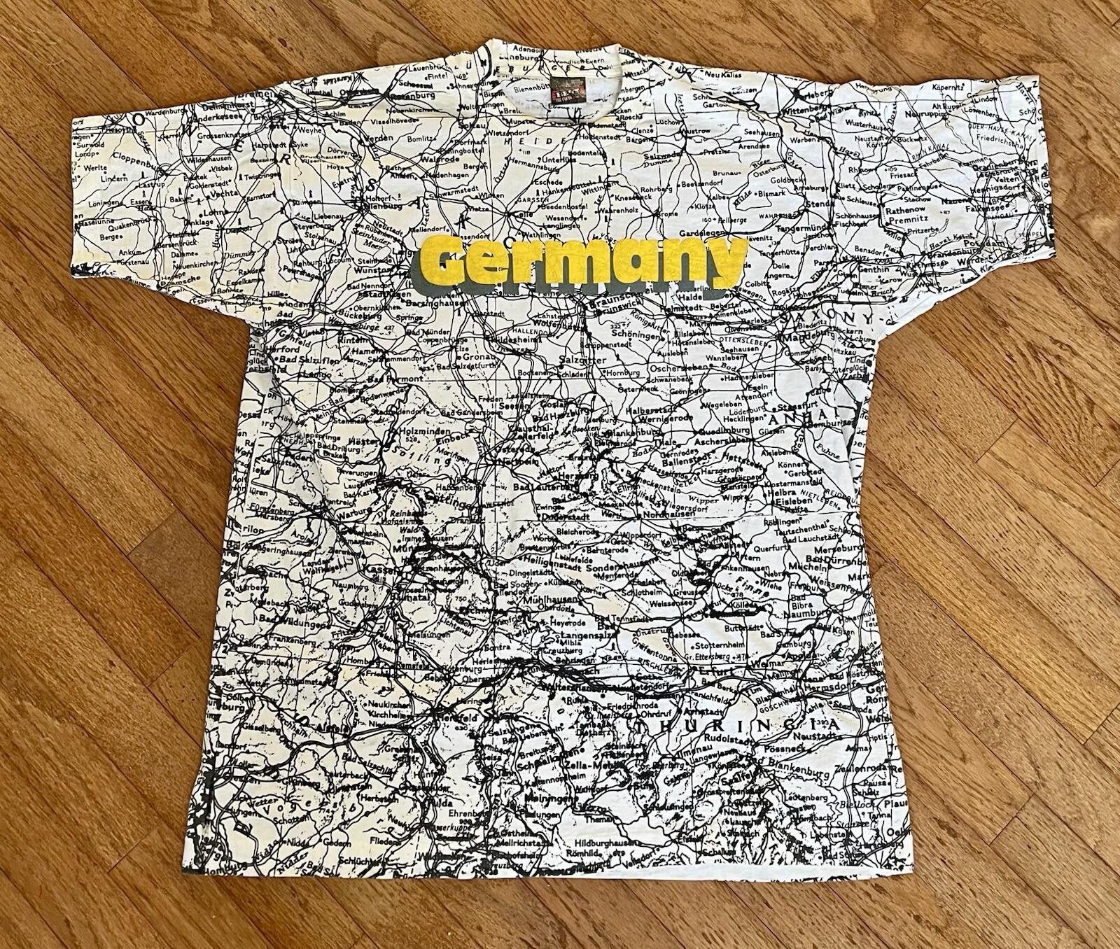 Vintage Germany Map Made in USA T Shirt XL All Over Print Puff Graphic White