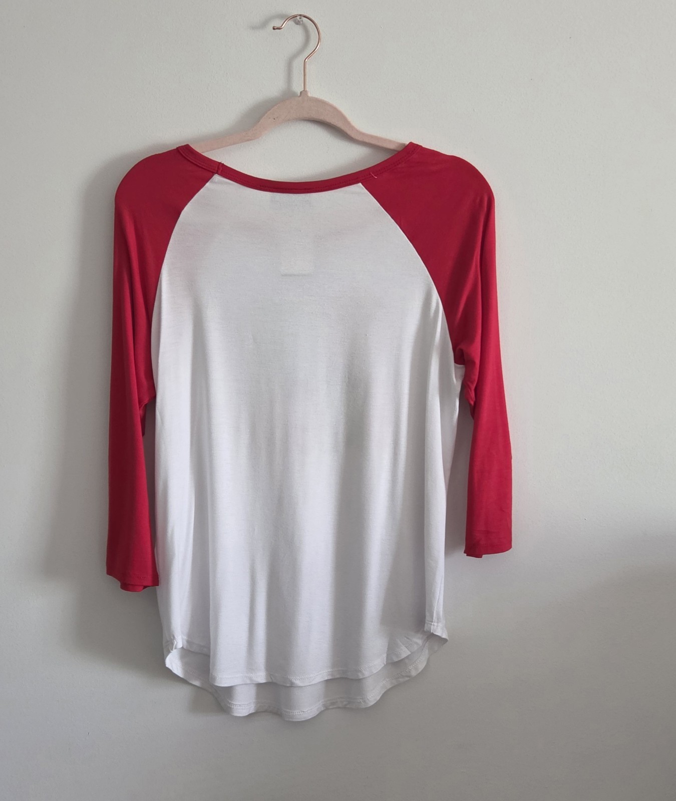 Scarlett “Merry and Bright: Women’s (PL) Christmas Raglan Tee ~ New With Tags