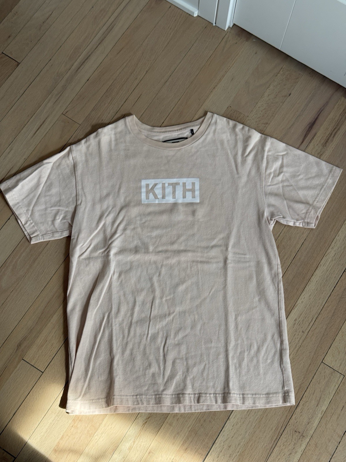 RARE 2017 KITH CLASSIC BOX LOGO SALMON/WHITE MEN’S T-SHIRT SZ M MEDIUM
