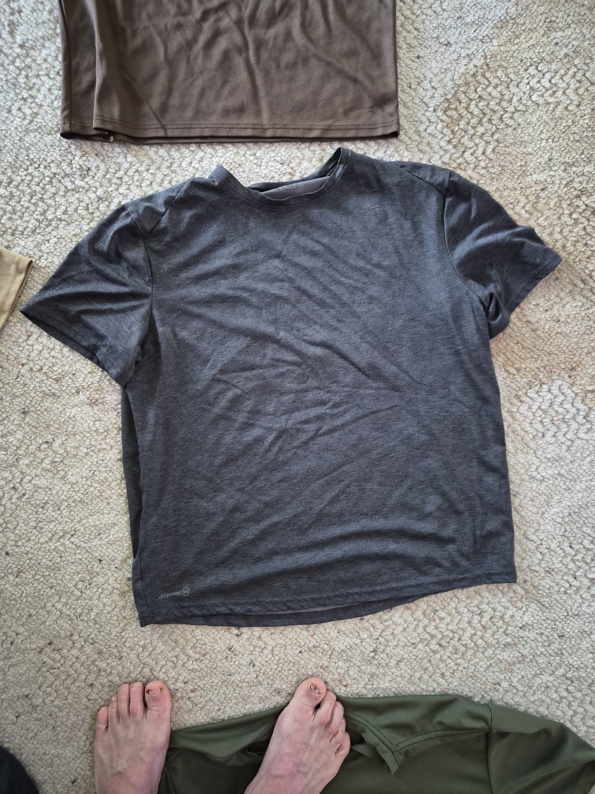 Men’s Lot Of 4 T – Shirts Size Large