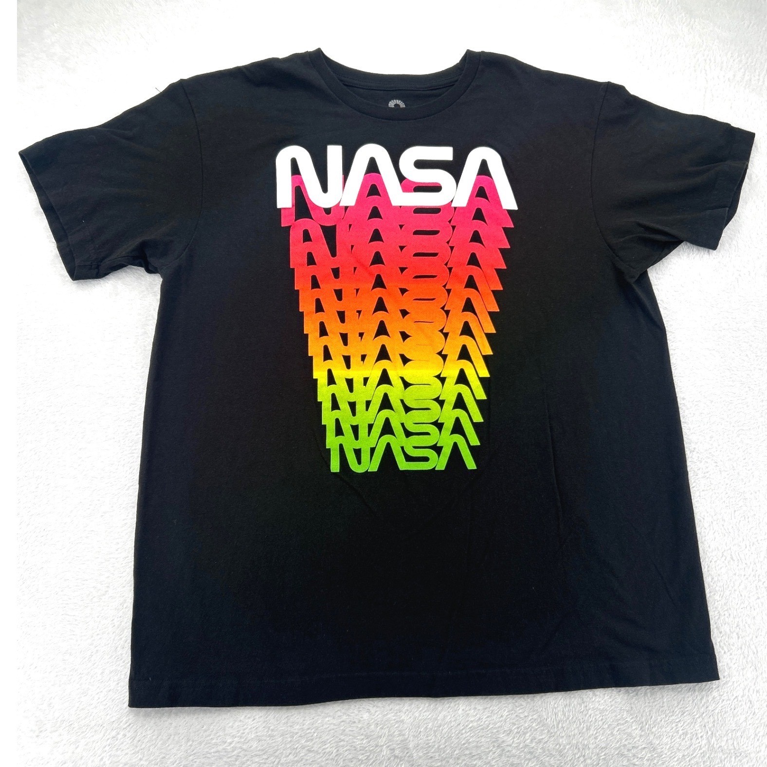 NASA Rainbow Gradient Graphic Tee Mens T-Shirt XL Black Colorful Akademiks