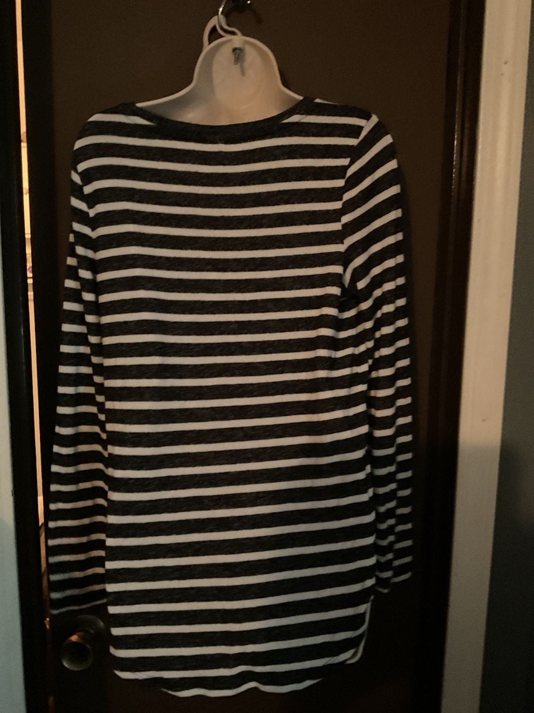 Old Navy Black and White Striped Long Sleeve Crew Neck T-Shirt