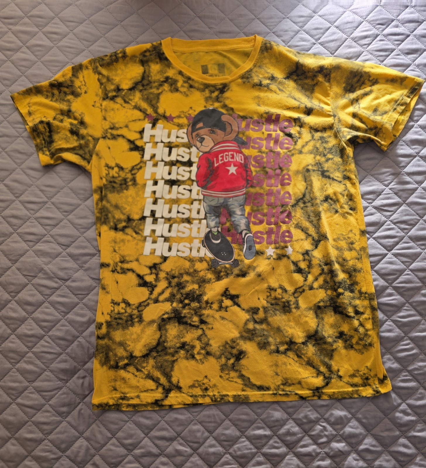 Hustle Xl Men Yellow And Black Pullover Shirt With Bear Design On Front