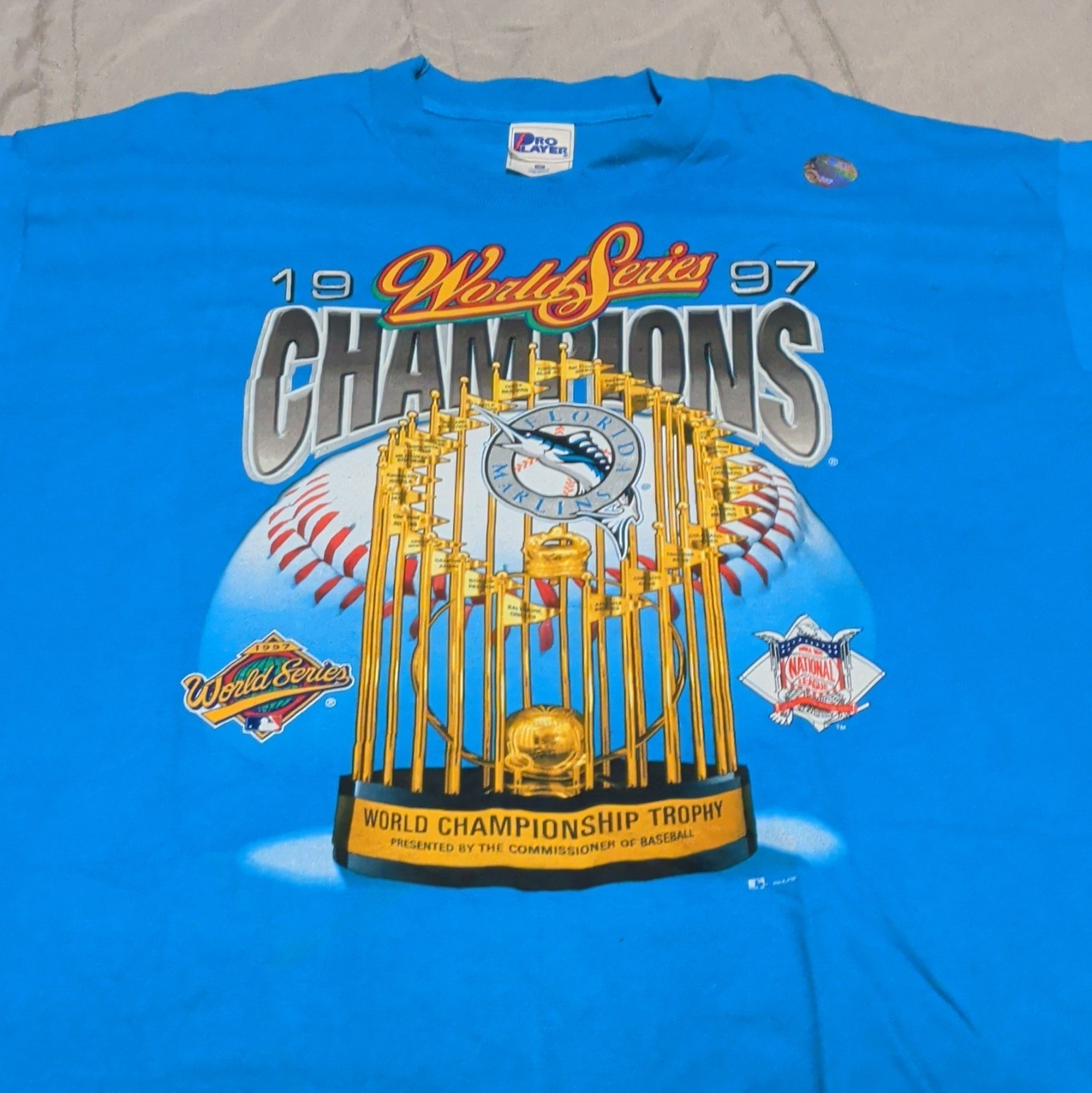 Pro Player MLB 1997 World Series Champions Graphic T-Shirt Blue Men’s XL