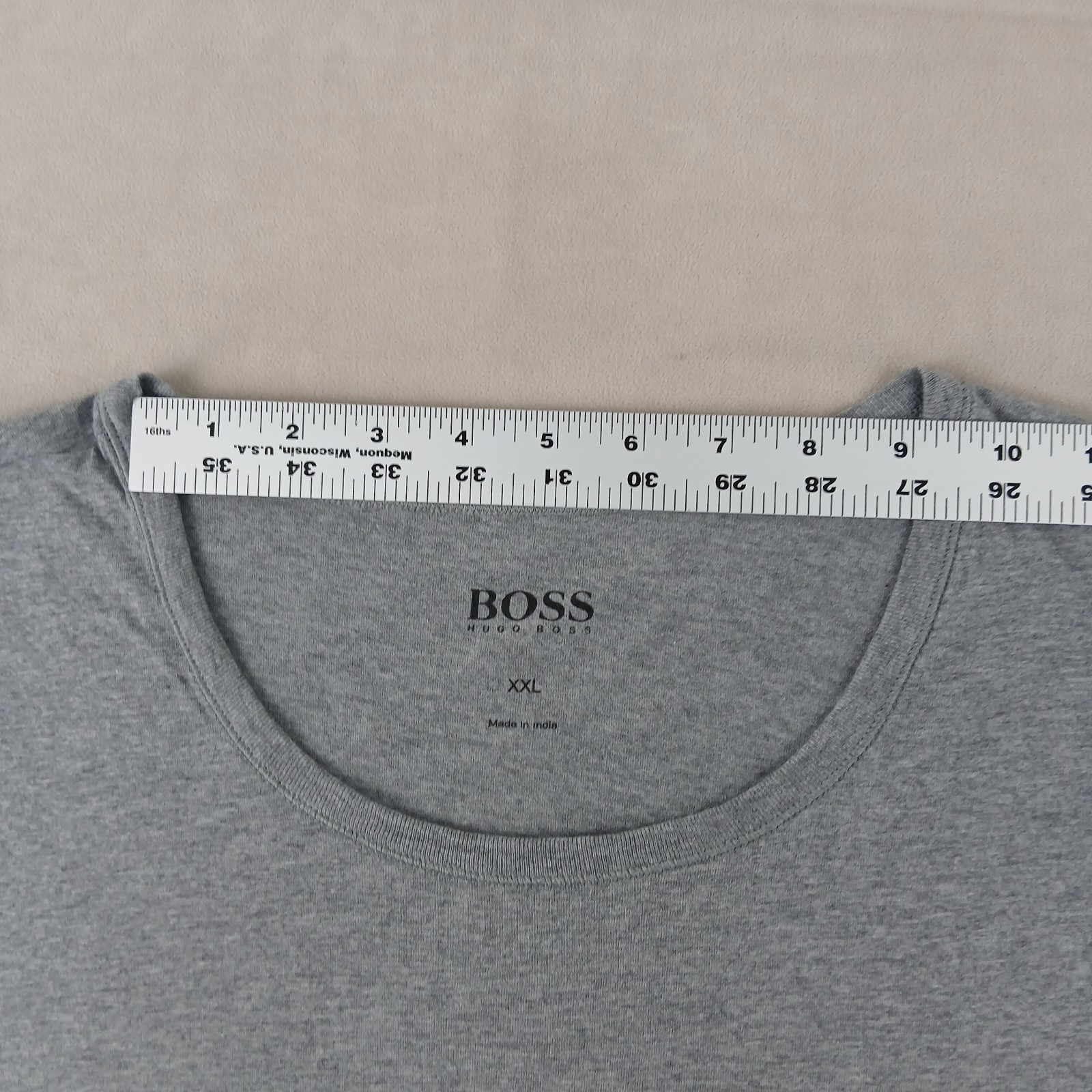 Hugo Boss XXL Mens T Shirt 22×30 Wide Neck Gray Embroidered Logo ** Fits Medium