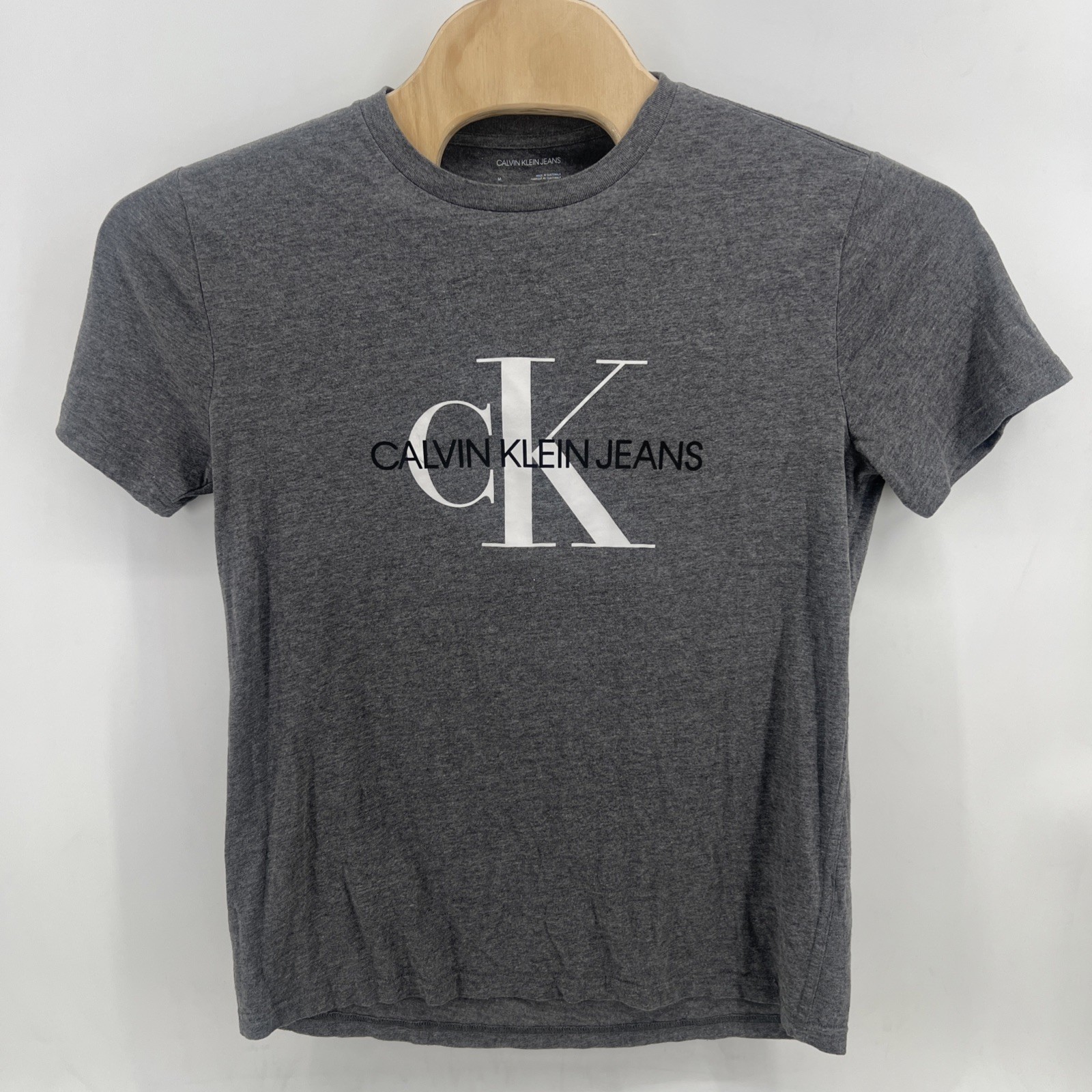 Calvin Klein CK Logo Gray Men’s Medium T-Shirt Short Sleeve Easy Care