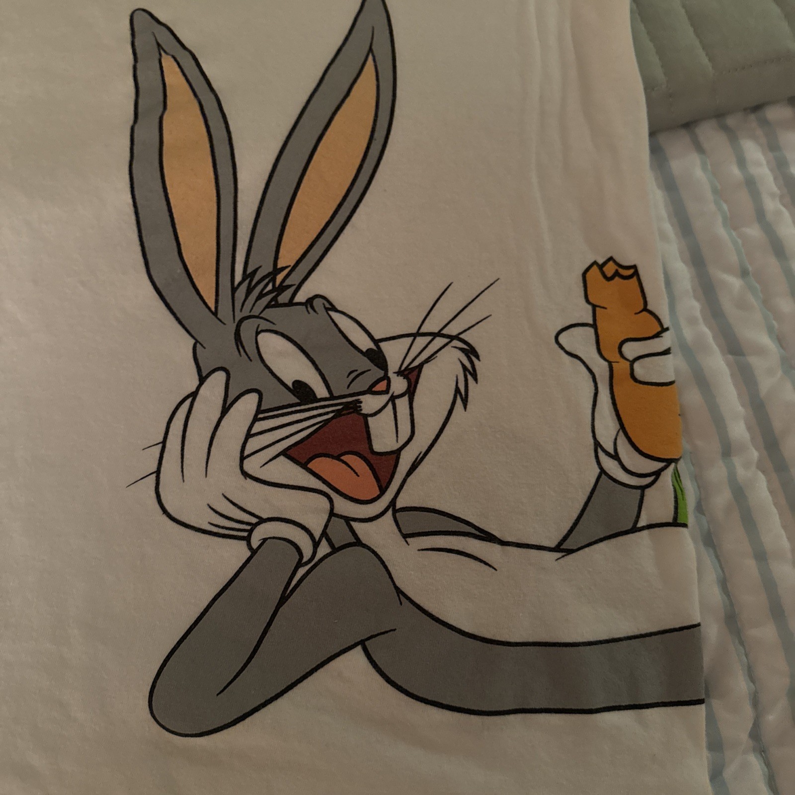 Looney Tunes Bug Bunny White T-shirt, Size Small. That’s All Folks!