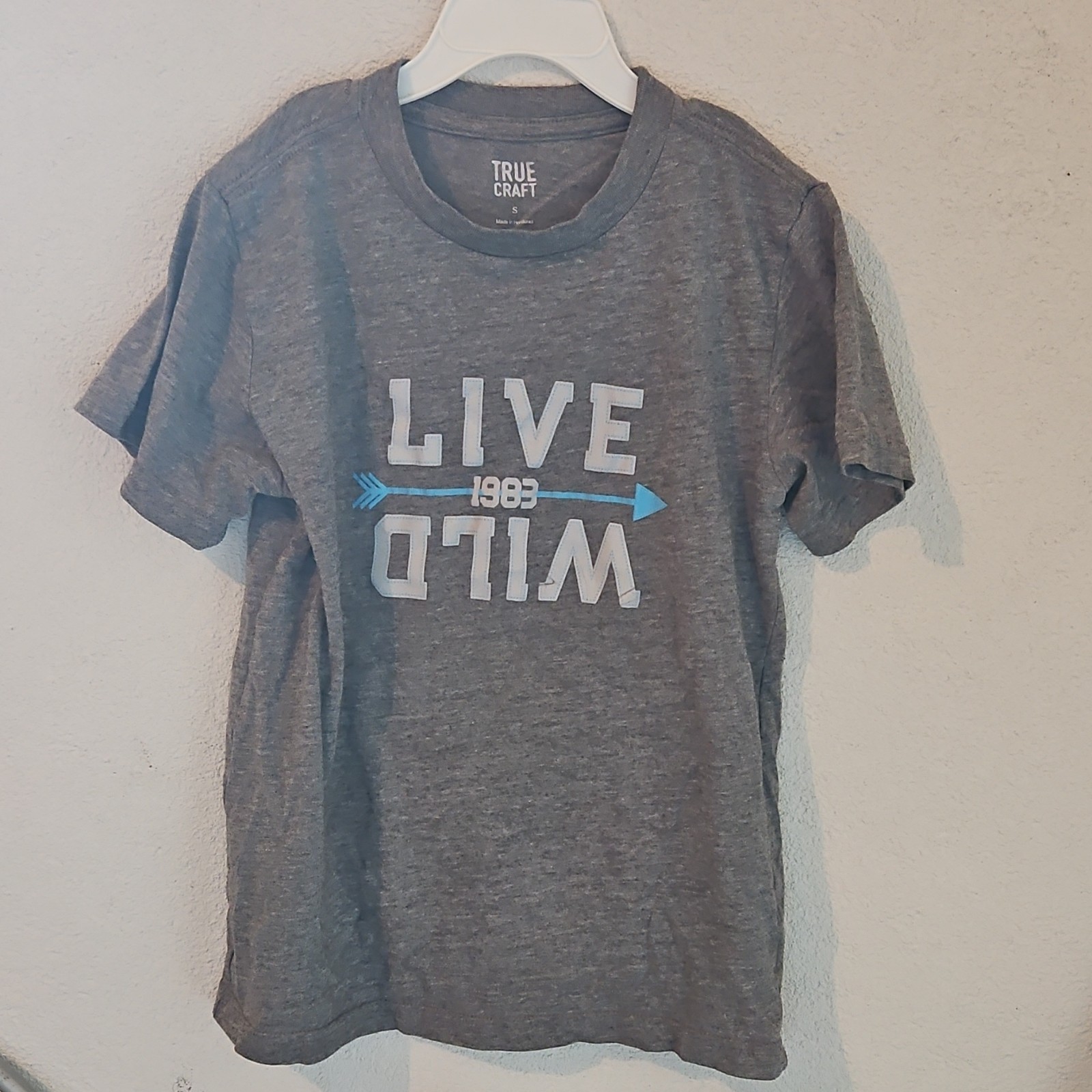 TRUE CRAFT Live Wild 1983 Graphic Gray Cotton Blend Crew Neck boys T-Shirt S