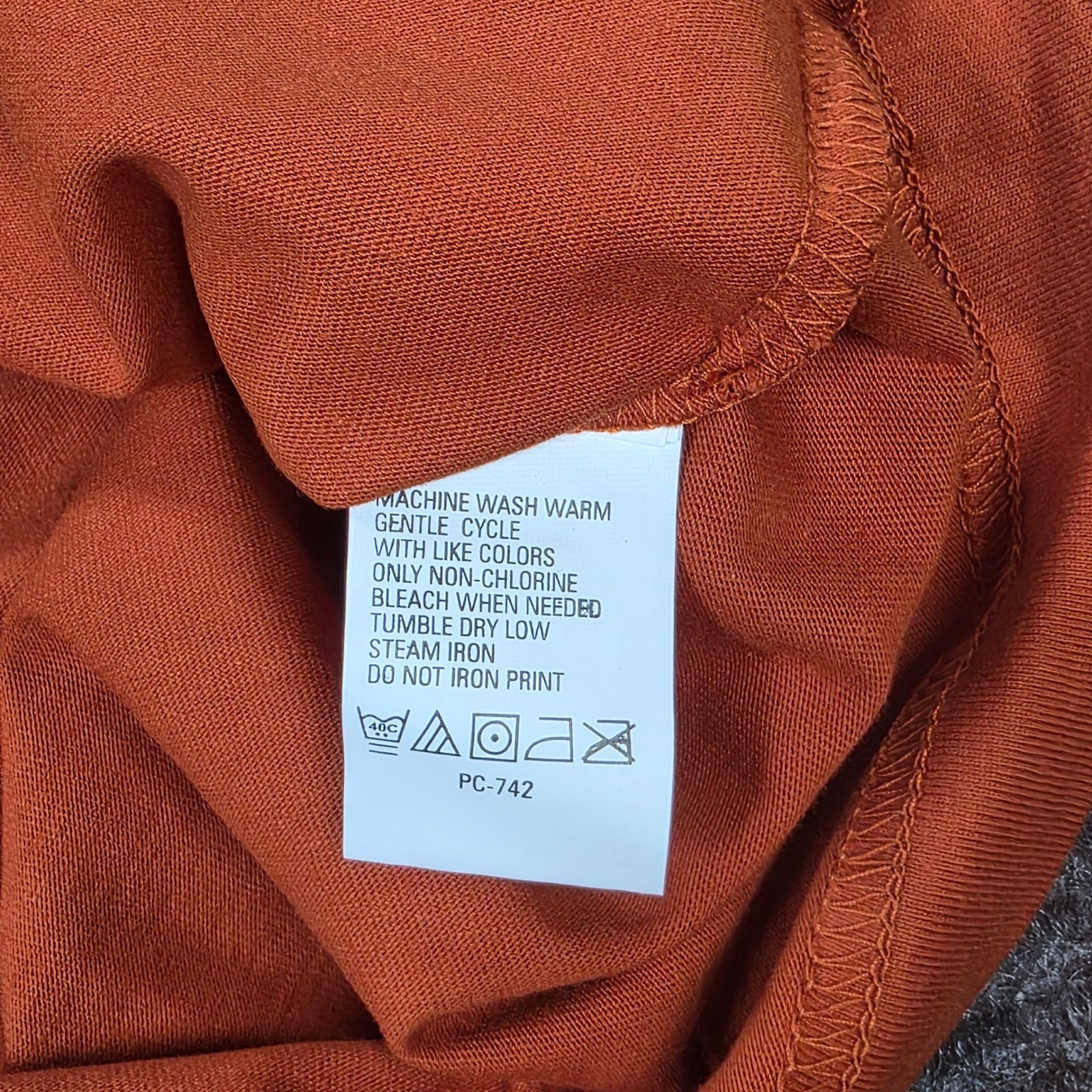 Timberland Rugged & Durable Graphic T-Shirt Men’s Size M Orange Short Sleeve NWT
