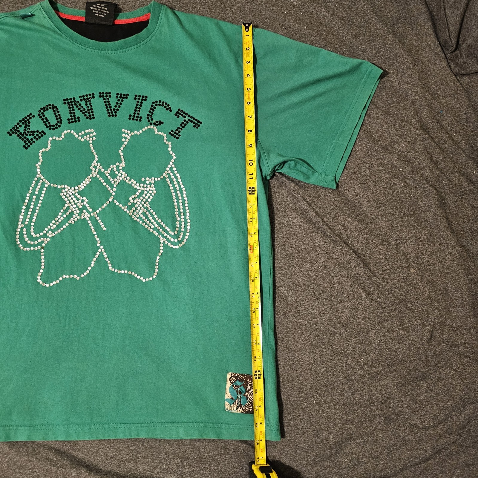 Vintage Y2K Akon Konvict Apparel Graphic T Shirt Size L Cotton Beaded Accents