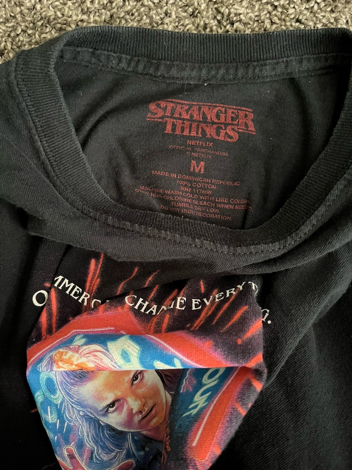 Stranger Things Season 3 Poster Graphic T-shirt Men’s Sz M Women’s Sz L *EUC*