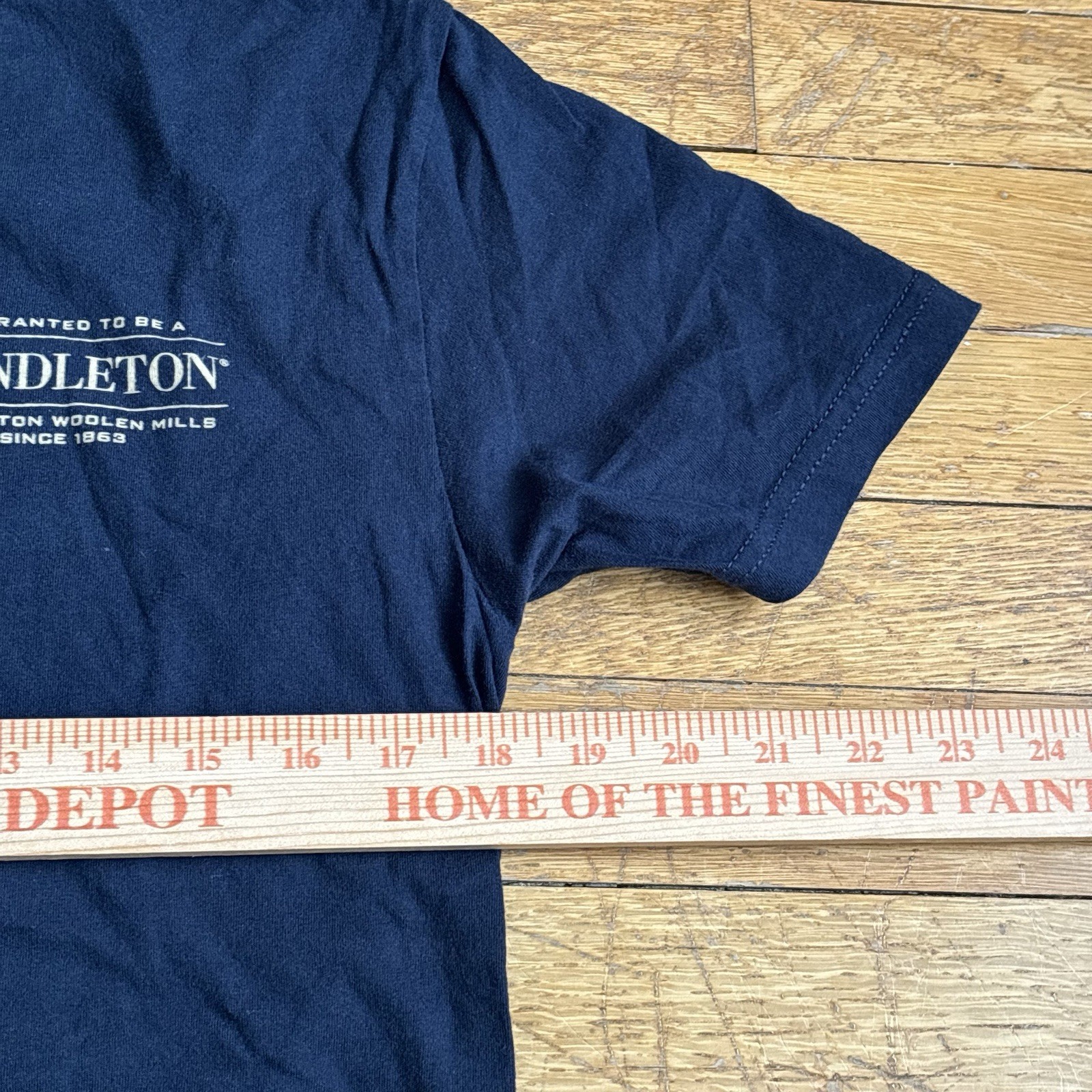 Pendleton Men’s M Woolen Mills Graphic T-Shirt Navy Blue Aztec Tribal Graphic