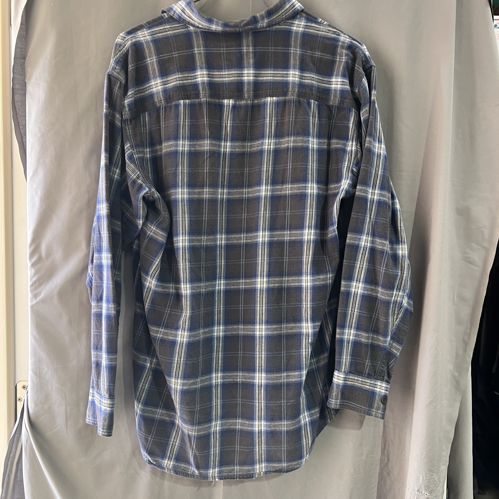 RedHead men’s long-sleeve plaid flannel button-up shirt Size Medium TG2176