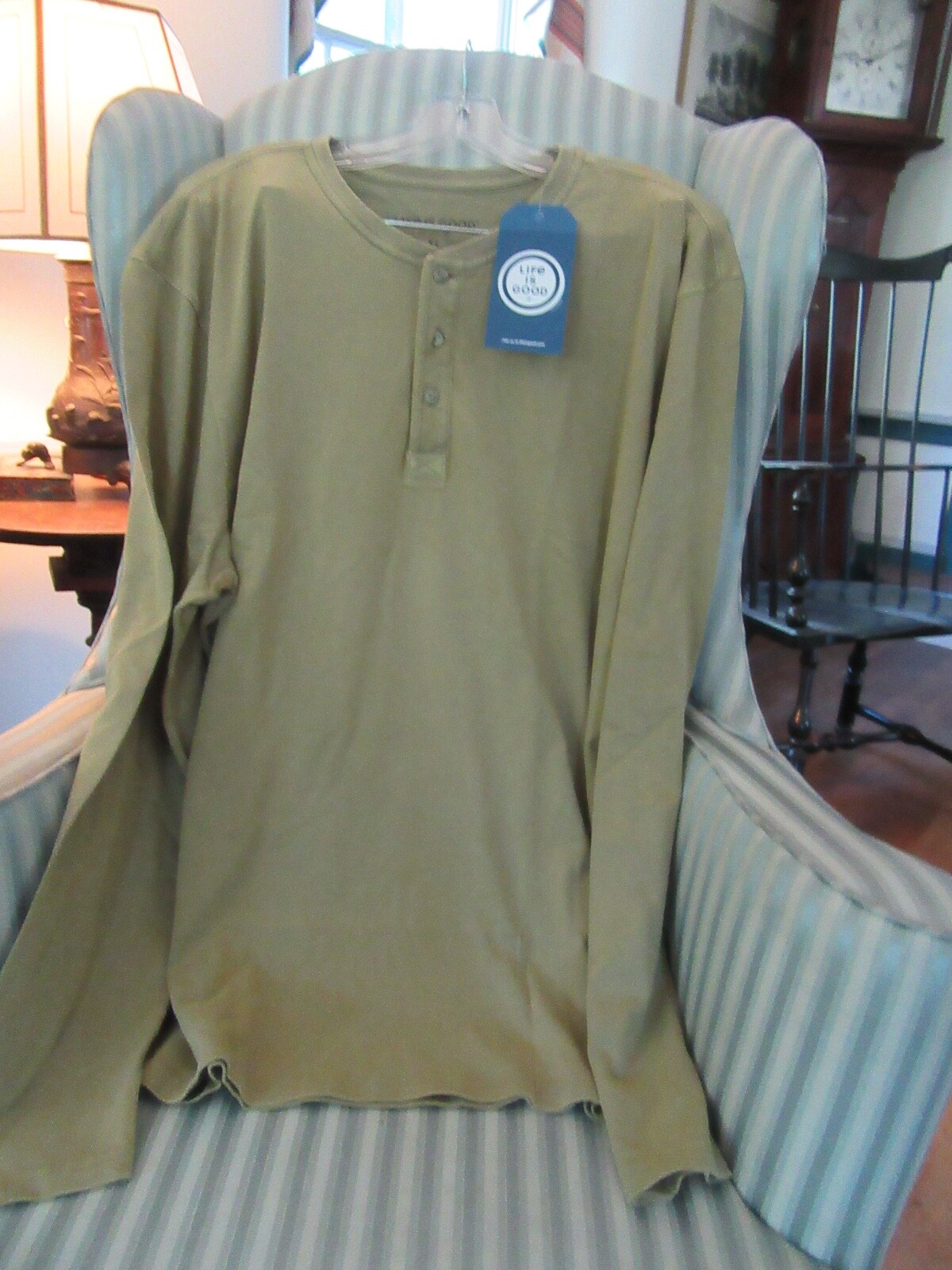 NWT! LIFE IS GOOD MEN L/S SOLID HENLEY IN FATIGUE GREEN (XL)…SO SOFT AND COMFY