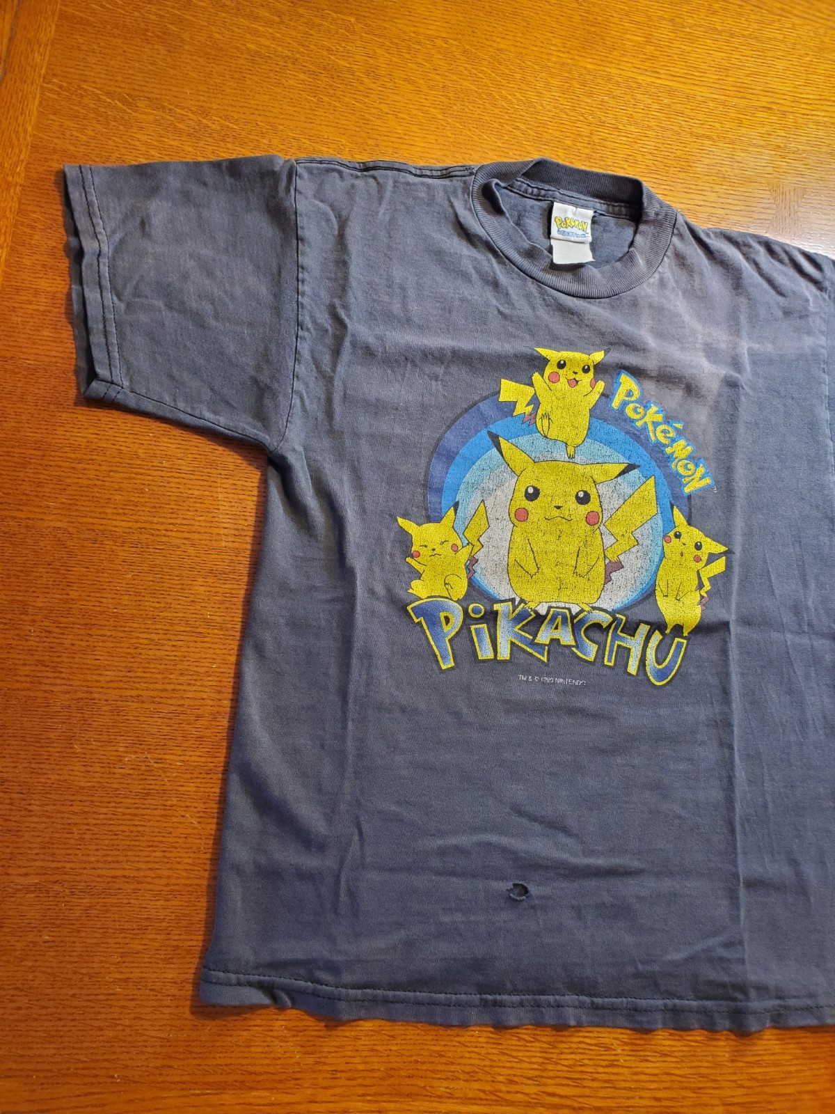 Vintage 1999 Pokemon Pikachu Nintendo T-Shirt XS Black Faded Distressed Nice!