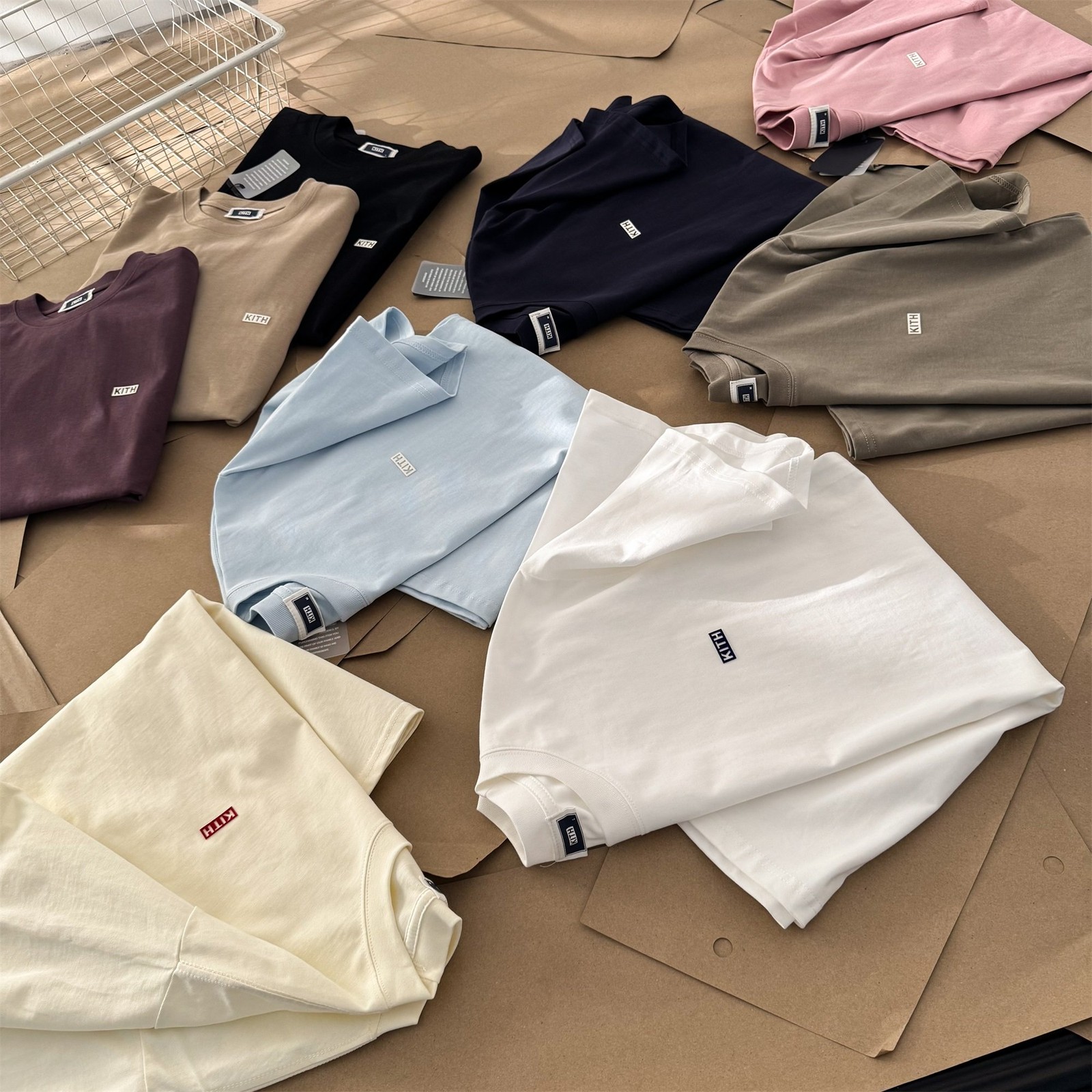 Kith Simple Flocked Small Box Logo Loose Neck Solid Color Short Sleeve Couple