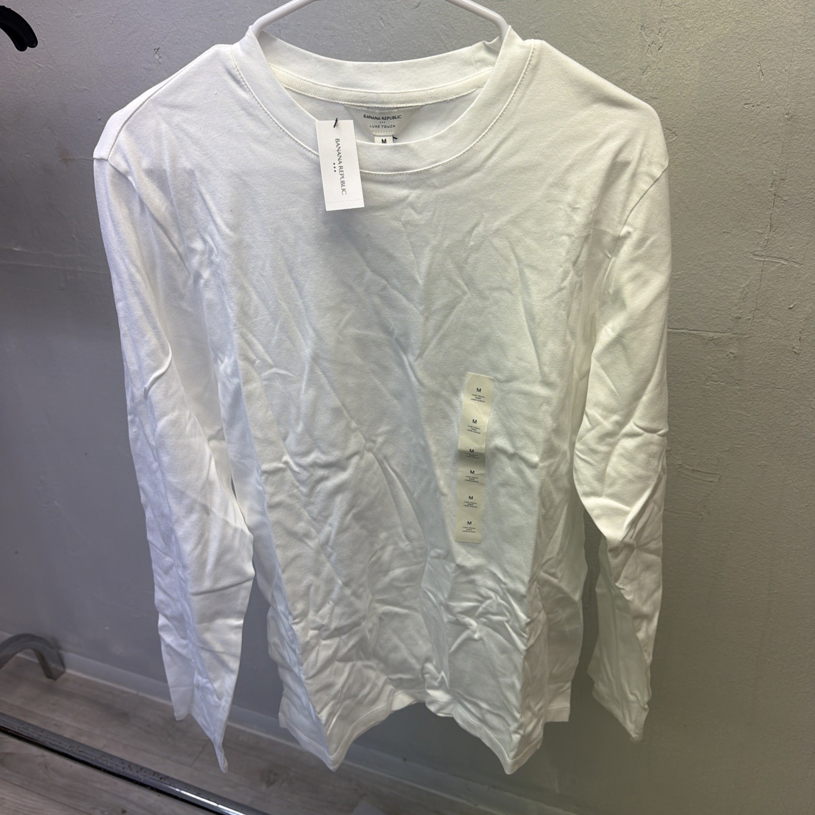 Banana Republic NWT Luxe Touch Performance Long Sleeve Tee White Medium Cotton