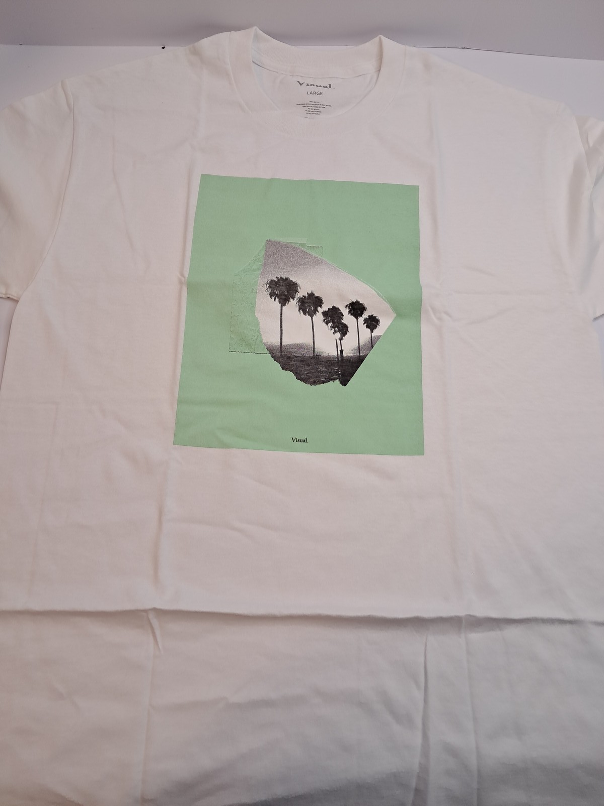 Visual. Men’s Large Off-White Palm Tree Graphic Print T-Shirt Made in Mexico
