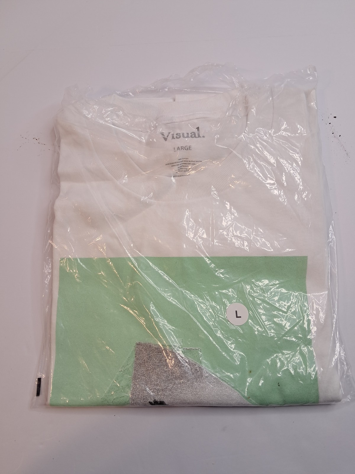 Visual. Men’s Large Off-White Palm Tree Graphic Print T-Shirt Made in Mexico