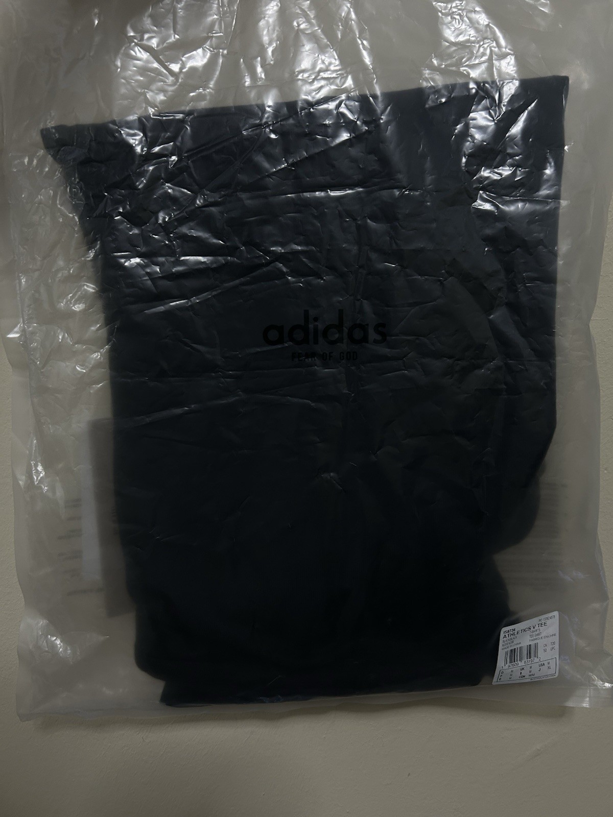 adidas Fear of God Athletics V Tee IS8736 Black V-Neck Short Sleeve T-Shirt M