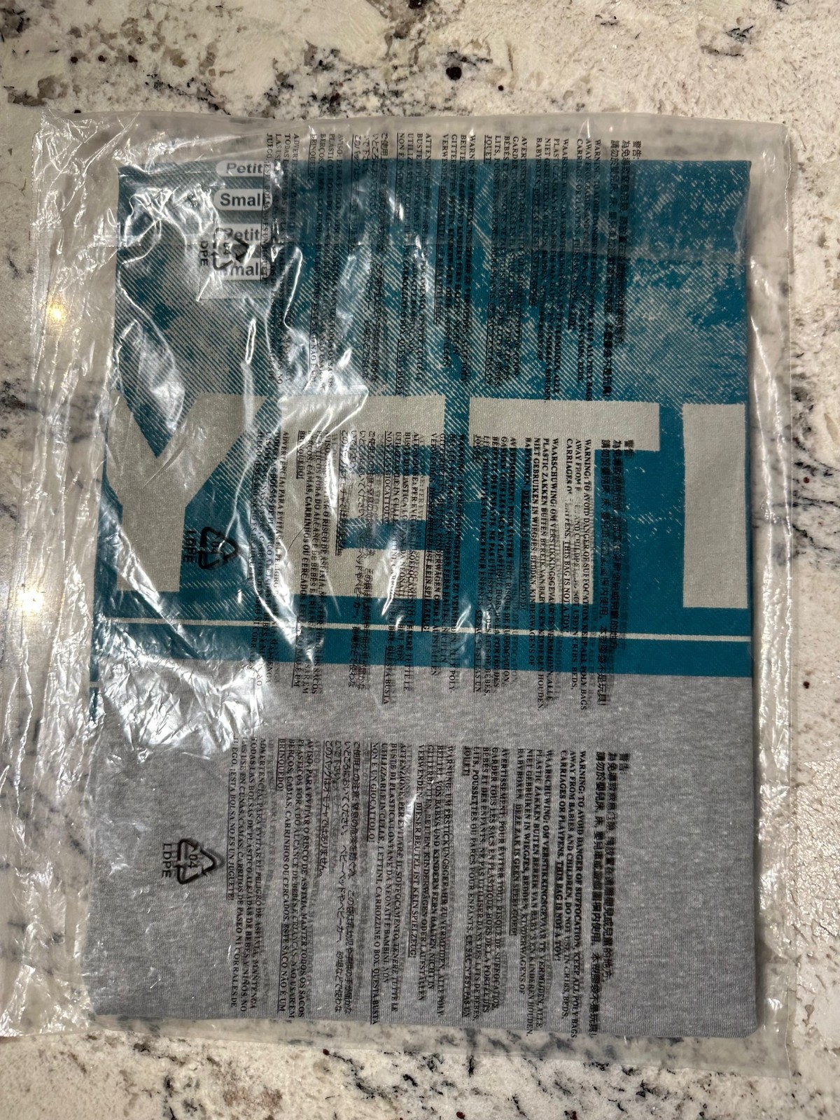 YETI Coolers Tarpon Jump SST Short Sleeve Graphic T Shirt Small Gray Cotton NWT