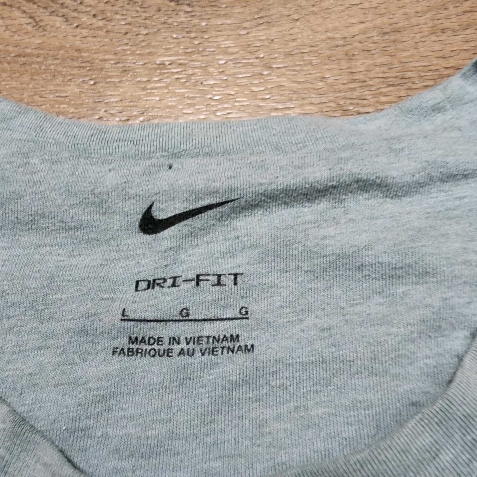 Nike Dri Fit Mens Large Light Green Heathered Training T-Shirt Vent Holes
