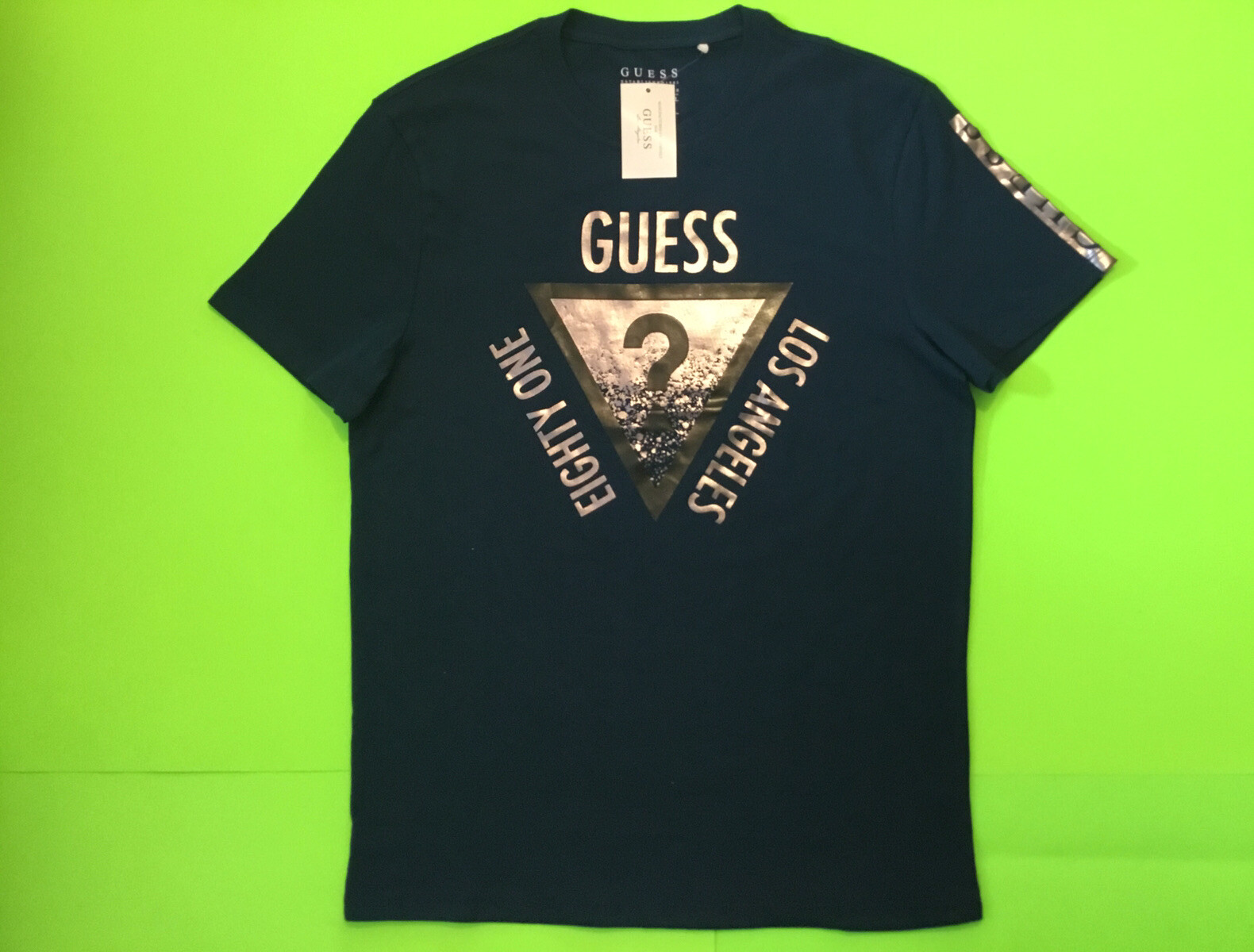 GUESS Los Angeles Men’s Short Sleeve T-Shirt Size LARGE Blue w/Dark Silver NEW