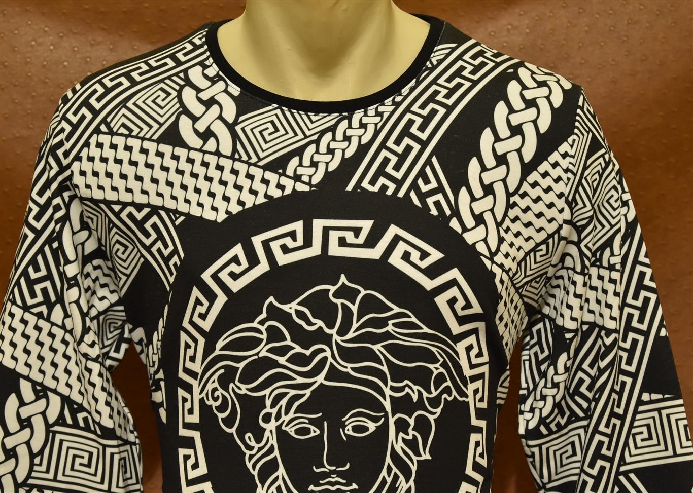 Versace Men’s Medusa Greek Key Chain Print Long Sleeve Tee Black Ivory Size XL