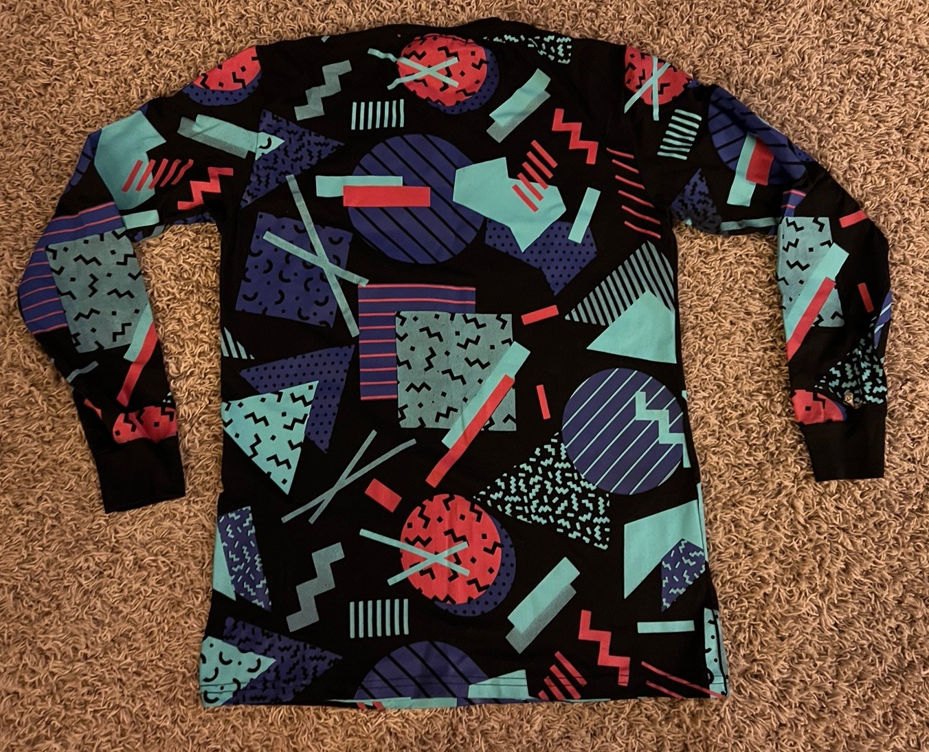 Launder Vibes Geometric Graphic M Long Sleeve Shirt Black Purple Pink
