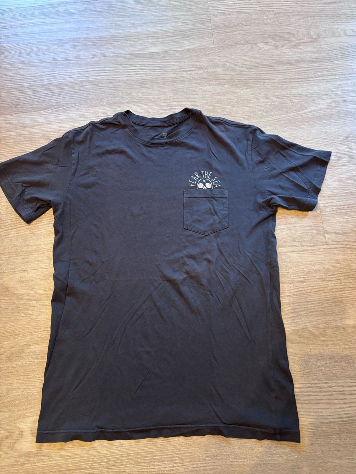 Roark Men’s M 100% Cotton Short Sleeve Pocket Fear The Sea Skull Graphic Black