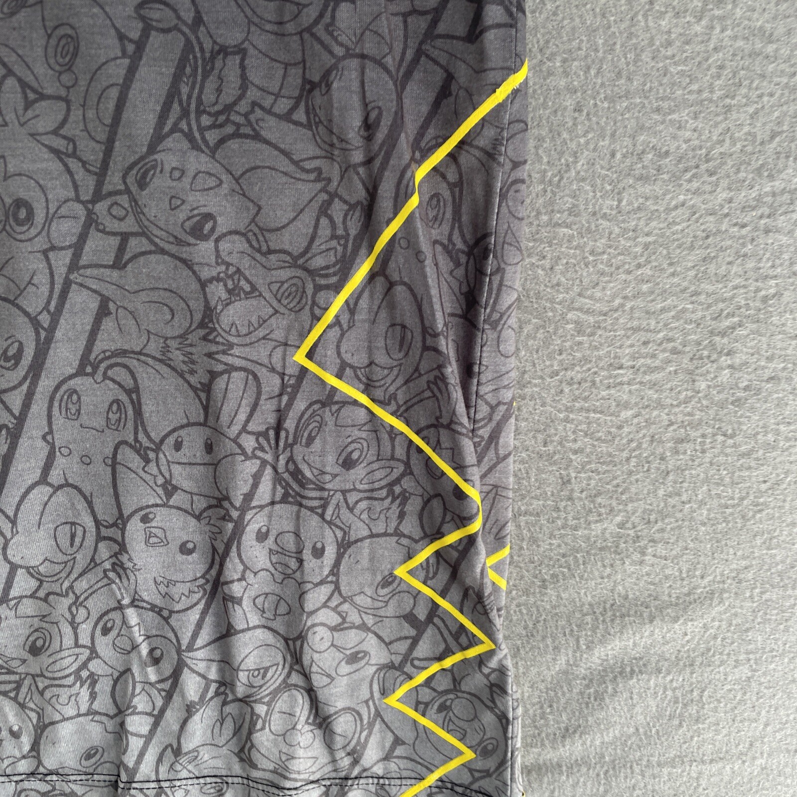 Pokémon Pikachu 25 Anniversary Shirt Mens Medium Short Sleeve RARE NWT Gray