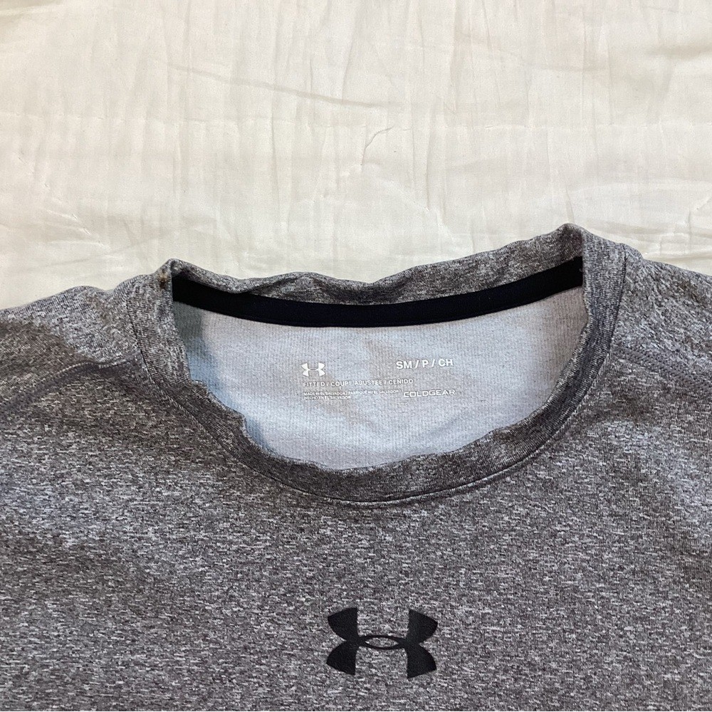 Under Armour Fitted Cold Gear Tee Shirt Small Mens Long Sleeve Athletic Gray