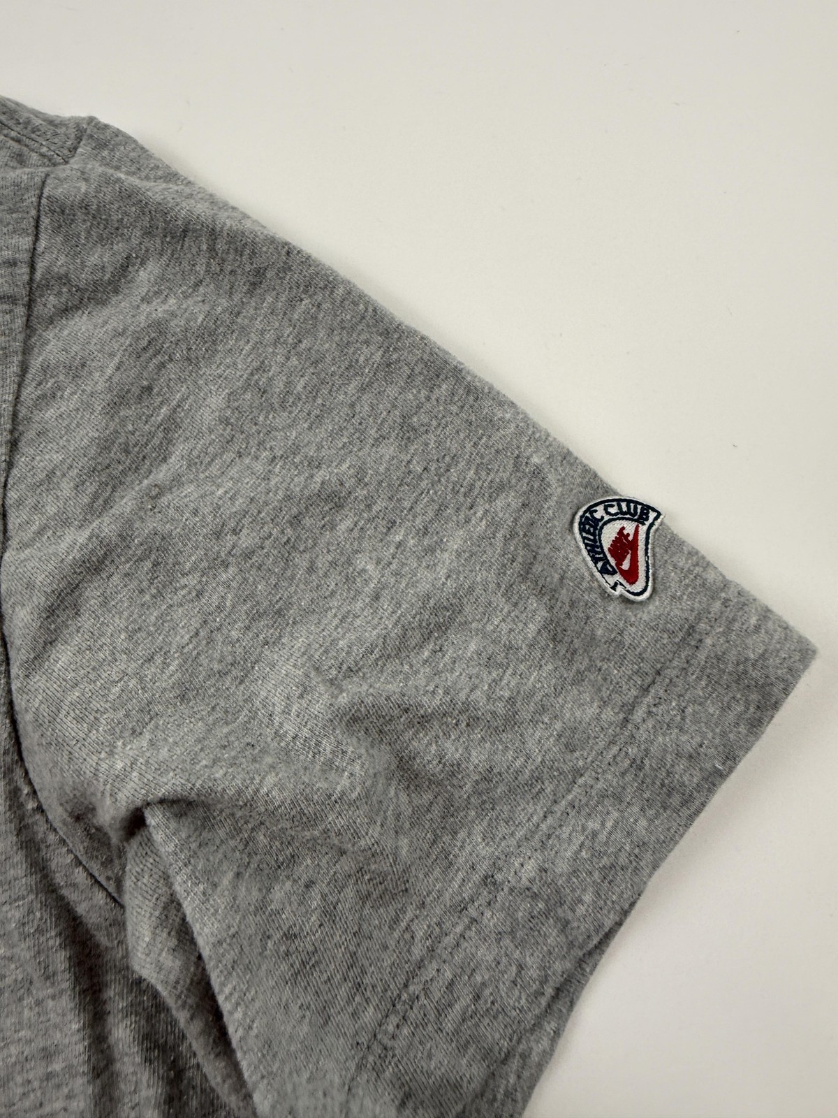 Nike Shirt Mens Medium Heather Gray Graphic Sports Logo Tee Swoosh Athletic Club