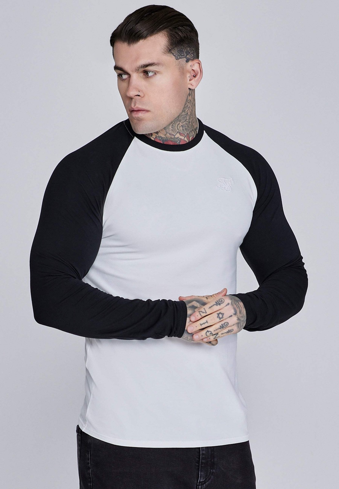 SikSilk Men’s Long Sleeved Crew Neck Muscle Fit T-Shirt Tee White and Black