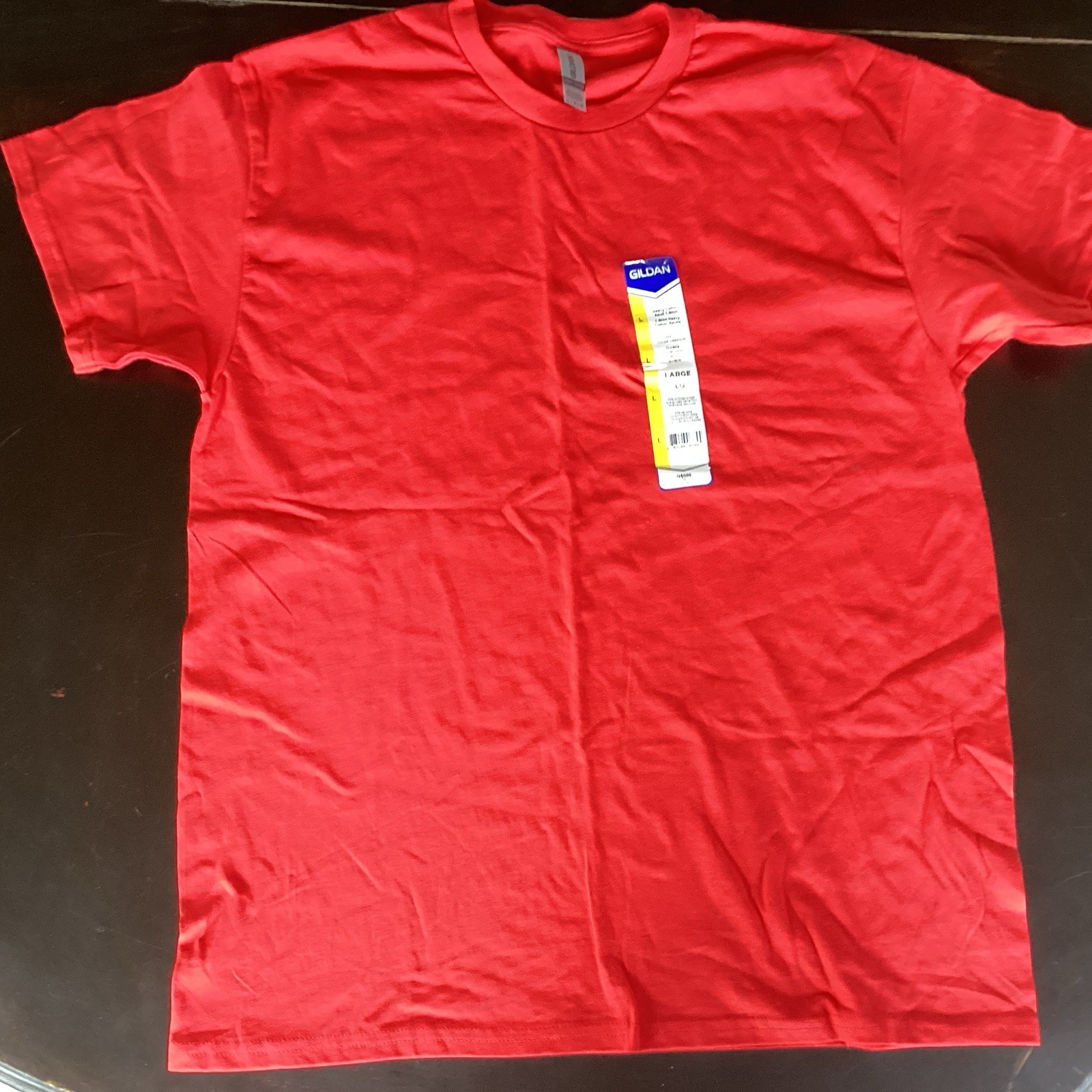 Gildan Red T-Shirt Mens Large ..never worn
