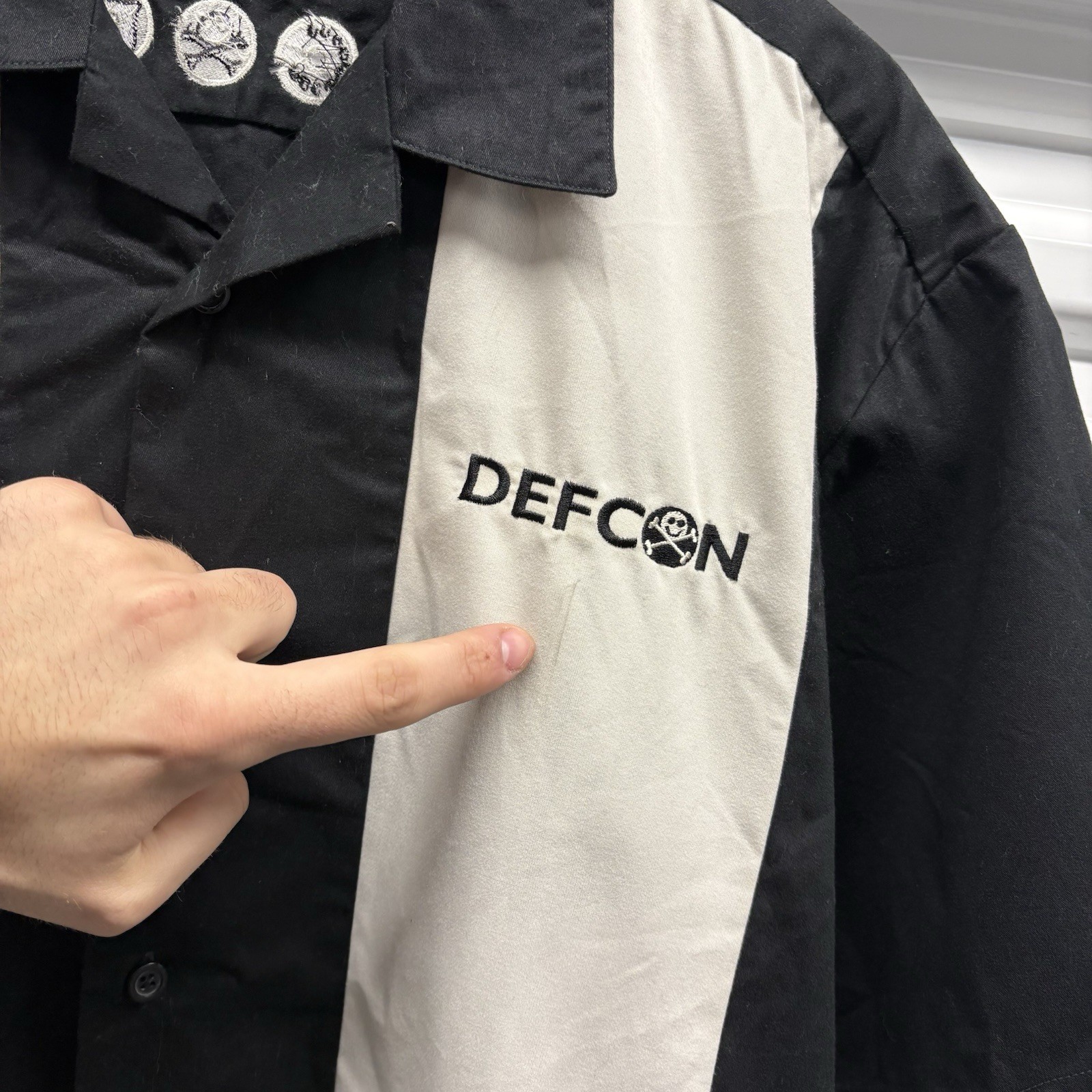Vintage Y2K Def Con Shirt Size M Computer Hacker Las Vegas Convention Button Up
