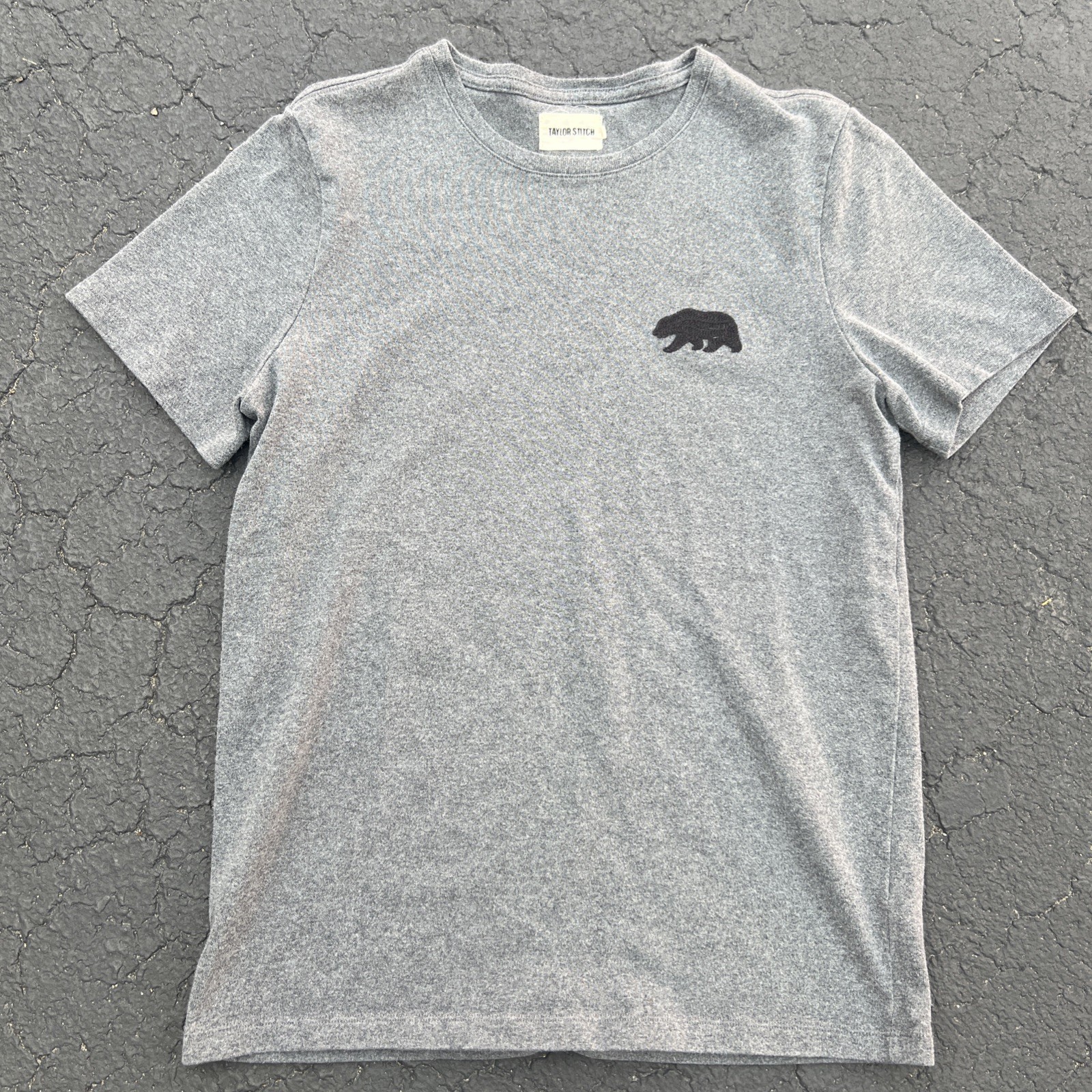Taylor Stitch Embroidered Bear Heavy Bag Tee 38 Short Sleeve Gray T Shirt